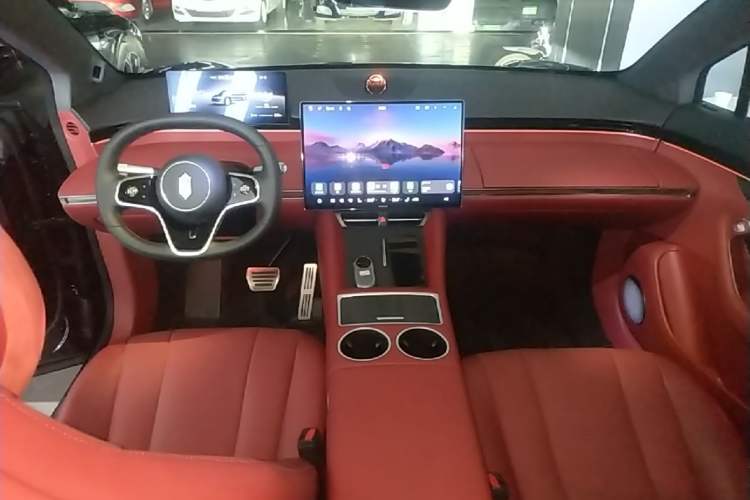 Used Hima Luxeed R7 2026 Model Pure Electric Ultra Center Console