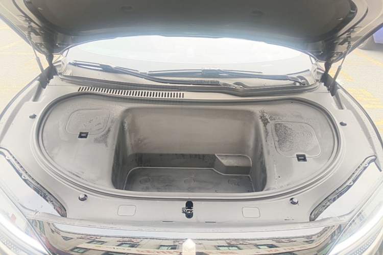 Used Hima Luxeed R7 2026 Model Pure Electric Max Engine Bay