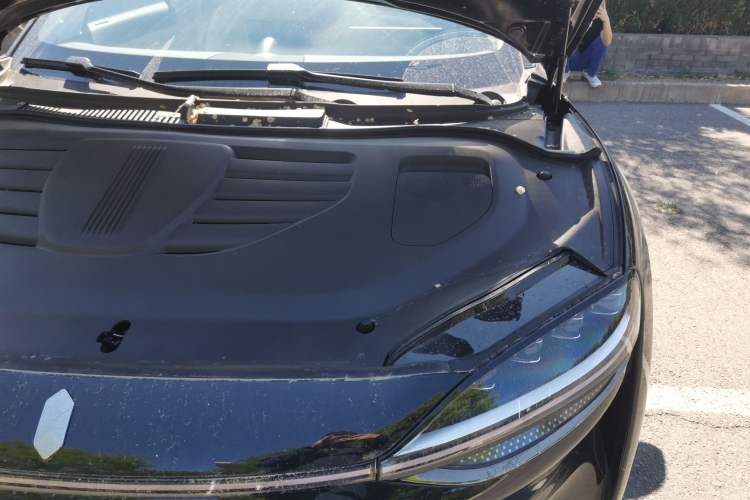 Used Hima Luxeed R7 2026 Model Range-Extending Max Engine Bay Left