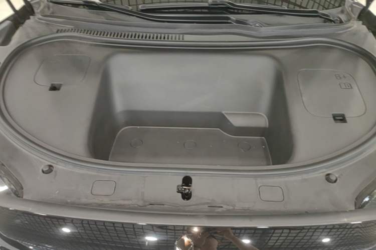 Used Hima Luxeed R7 2026 Model Pure Electric Ultra Engine Bay