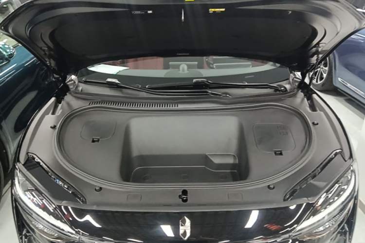 Used Hima Luxeed R7 2026 Model Pure Electric Ultra Engine Bay