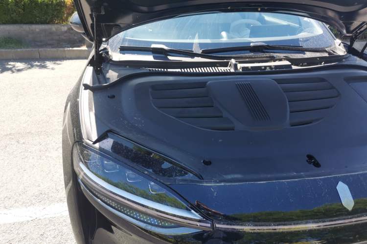 Used Hima Luxeed R7 2026 Model Range-Extending Max Engine Bay Right