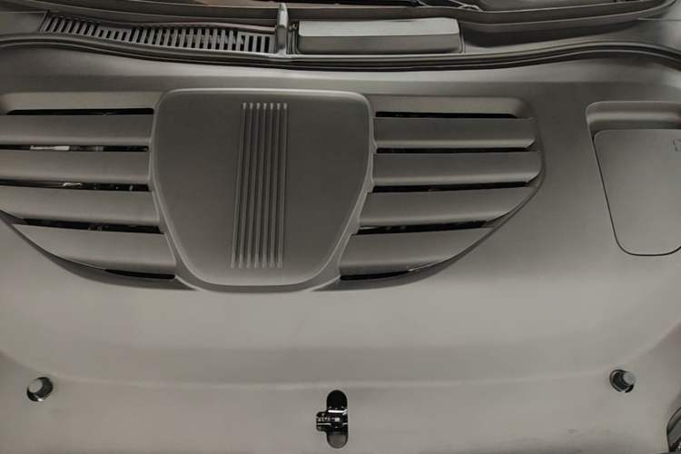 Used Hima Luxeed R7 2026 Model Range-Extending Max Engine Bay