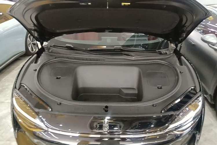 Used Hima Luxeed R7 2026 Model Pure Electric Ultra Engine Bay