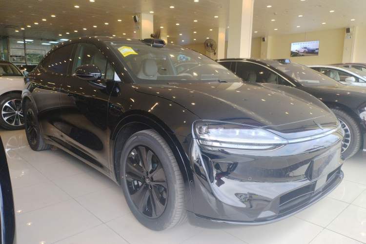 Used Hima Luxeed R7  Exterior 1