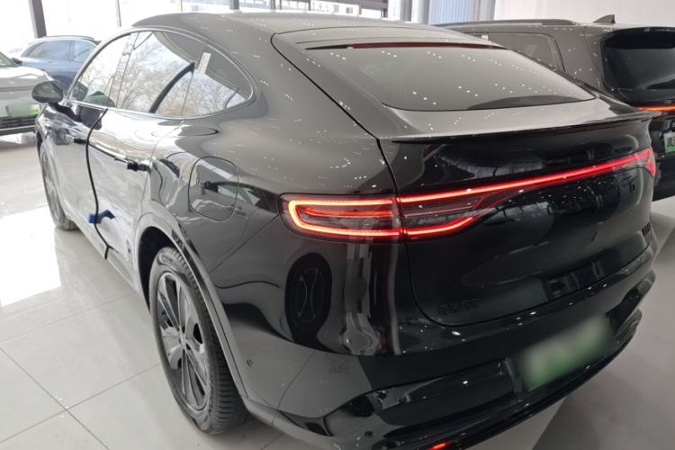 Used Hima Luxeed R7 2026 Model Range-Extending Max Exterior 2