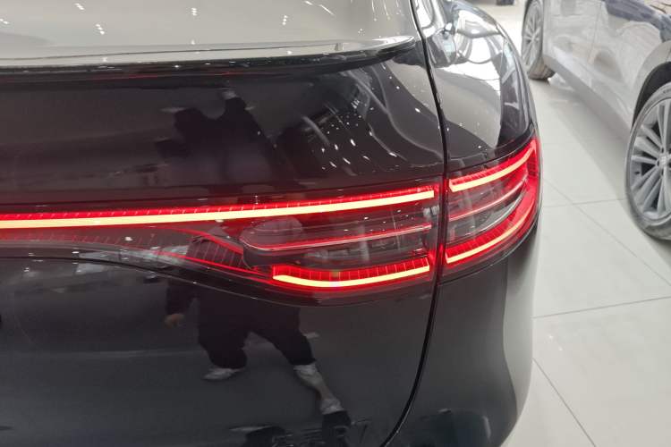 Used Hima Luxeed R7 2026 Model Range-Extending Max Exterior 3
