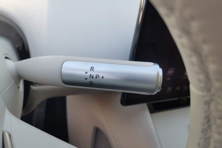 Used Hima Luxeed R7 2026 Model Range-Extending Max Gear Lever