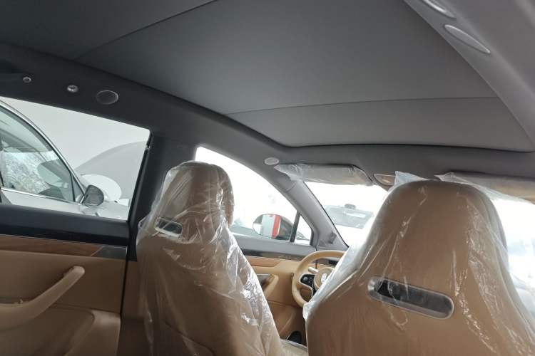 Used Hima Luxeed R7 2026 Model Range-Extending Max Headliner