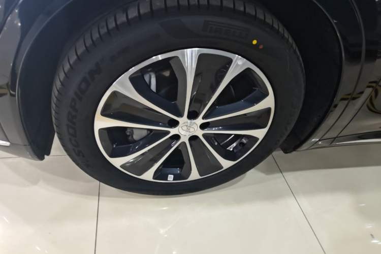 Used Hima Luxeed R7 2026 Model Range-Extending Max Left Front Wheel Hub