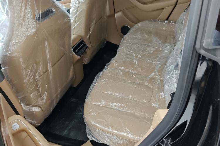 Used Hima Luxeed R7 2026 Model Range-Extending Max Left Rear Seat