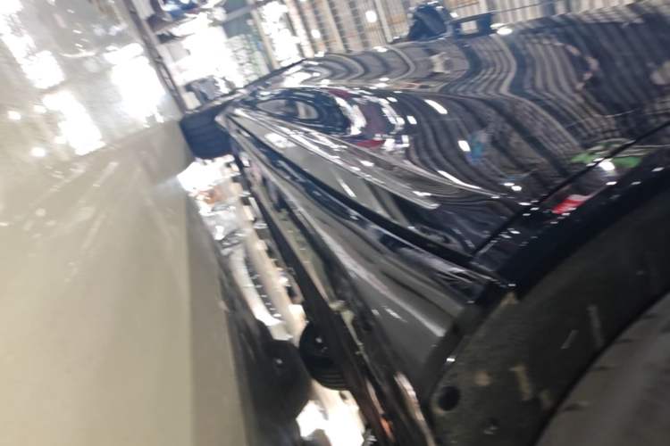 Used Hima Luxeed R7 2026 Model Range-Extending Max Left Side Sill