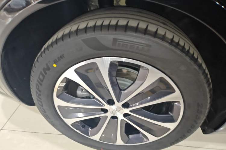 Used Hima Luxeed R7 2026 Model Range-Extending Max Right Rear Wheel Hub