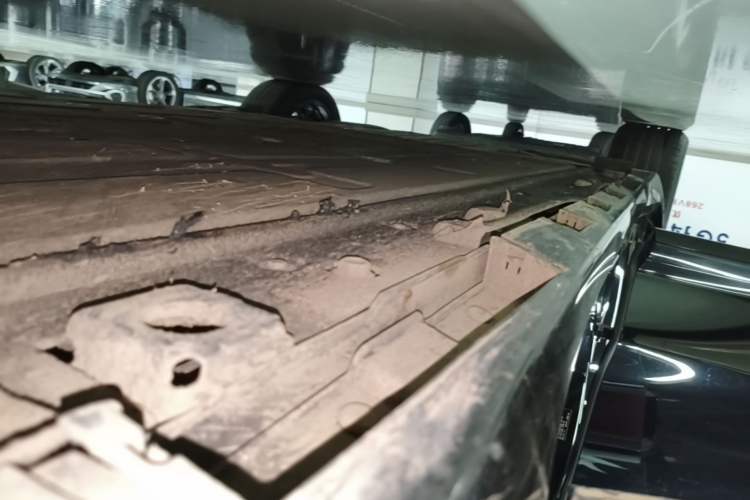 Used Hima Luxeed R7 2026 Model Pure Electric Ultra Right Side Sill
