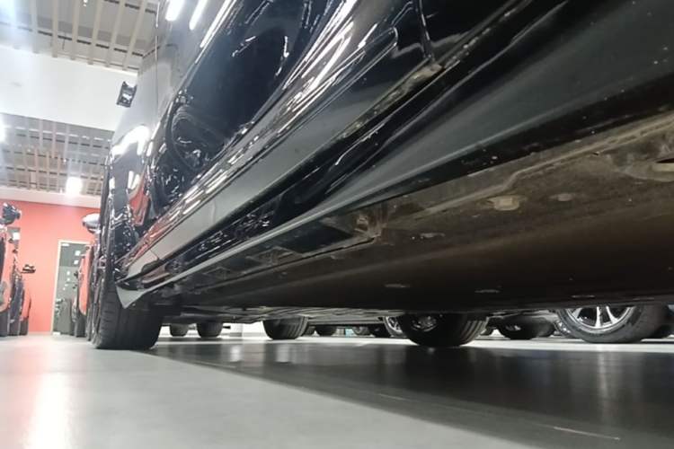 Used Hima Luxeed R7 2026 Model Pure Electric Ultra Right Side Sill