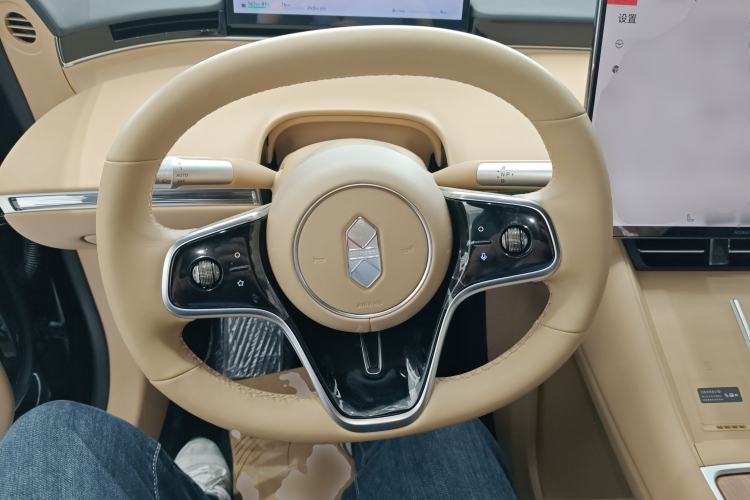 Used Hima Luxeed R7 2026 Model Range-Extending Max Steering Wheel