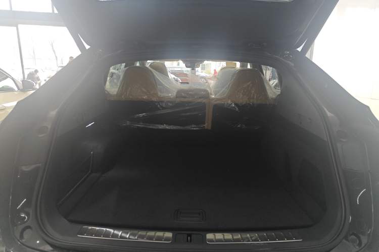 Used Hima Luxeed R7 2026 Model Range-Extending Max Trunk