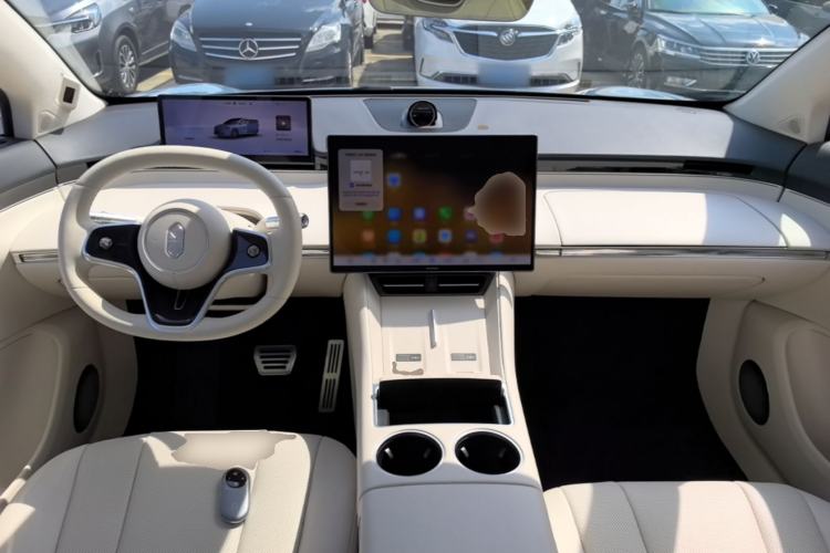 Used Hima Luxeed R7 2026 Model Pure Electric Max+ Center Console