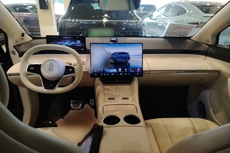 Used Hima Luxeed R7 2026 Model Pure Electric Max+ Center Console
