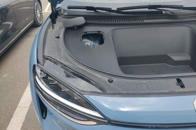 Used Hima Luxeed R7 2026 Model Pure Electric Max Engine Bay Right