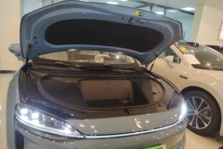 Used Hima Luxeed R7 2026 Model Pure Electric Max+ Engine Bay
