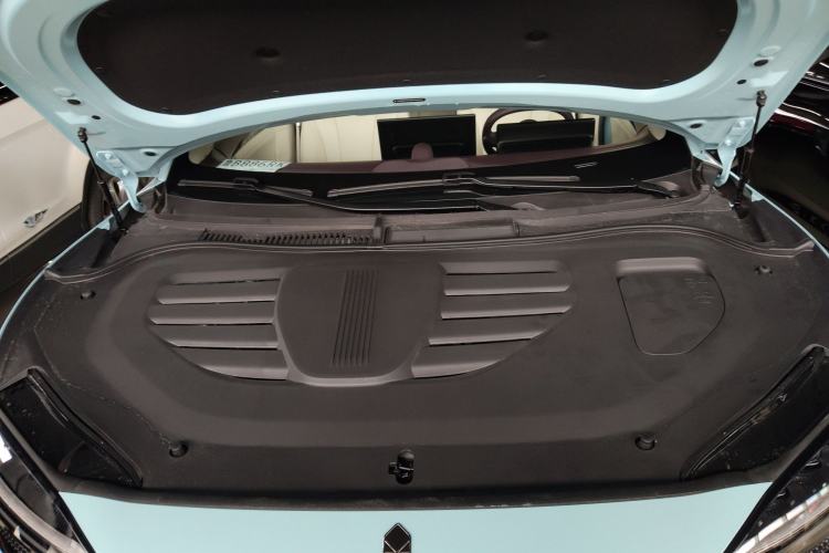 Used Hima Luxeed R7 2026 Model Range-Extending Max Engine Bay