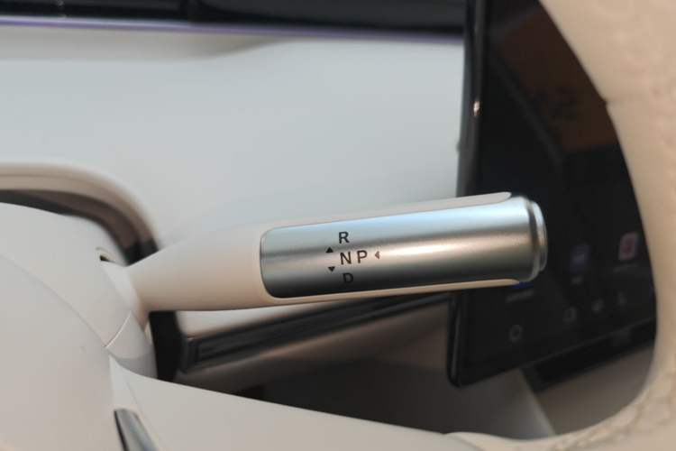 Used Hima Luxeed R7 2026 Model Pure Electric Max+ Gear Lever