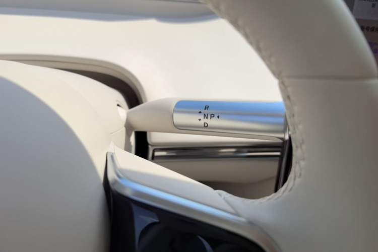 Used Hima Luxeed R7 2026 Model Pure Electric Max+ Gear Lever