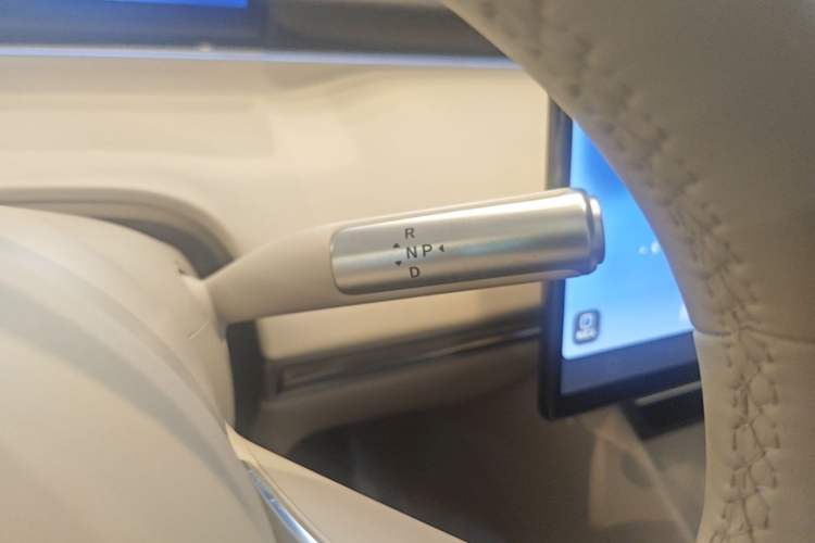 Used Hima Luxeed R7 2026 Model Pure Electric Max+ Gear Lever