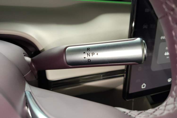 Used Hima Luxeed R7 2026 Model Range-Extending Max Gear Lever