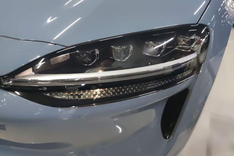 Used Hima Luxeed R7 2026 Model Pure Electric Max+ Left Front Headlight