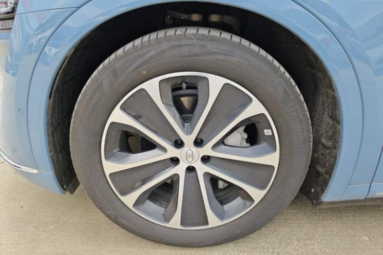 Used Hima Luxeed R7 2026 Model Pure Electric Max+ Left Front Wheel Hub