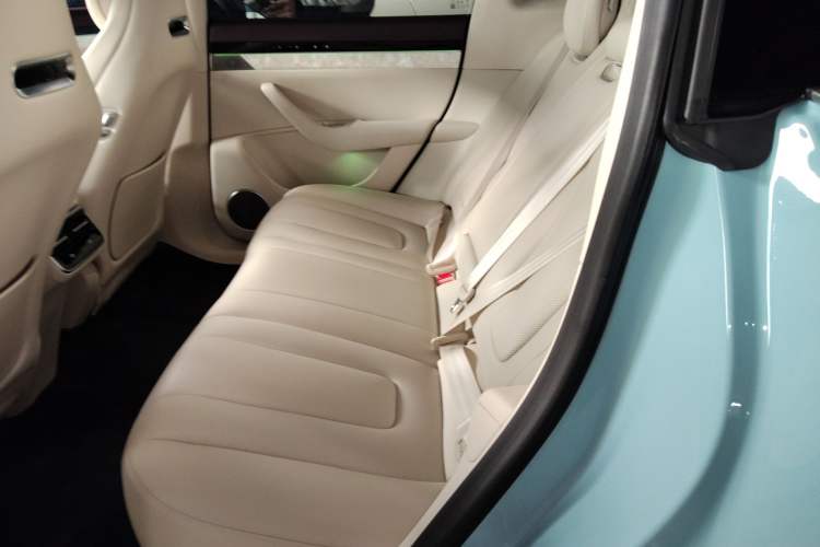 Used Hima Luxeed R7 2026 Model Range-Extending Max Left Rear Seat