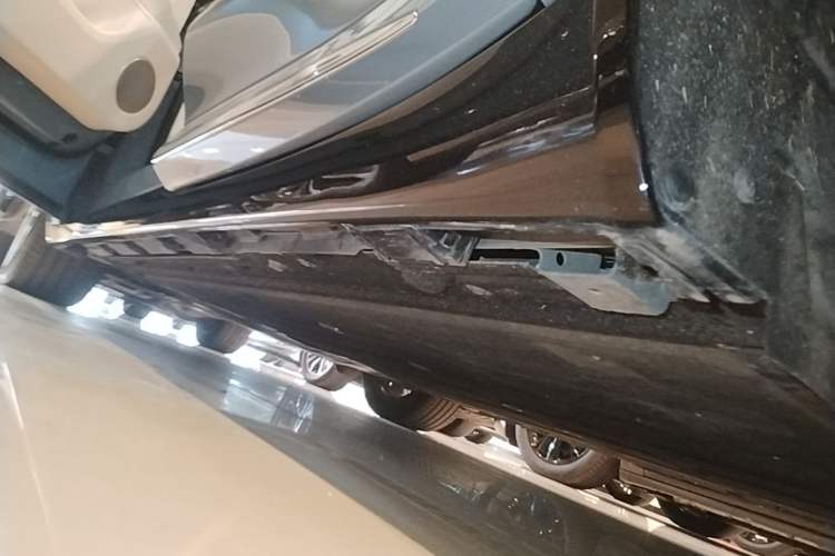 Used Hima Luxeed R7 2026 Model Pure Electric Max+ Left Side Sill