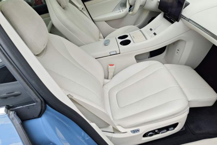 Used Hima Luxeed R7 2026 Model Pure Electric Max+ Right Front Seat