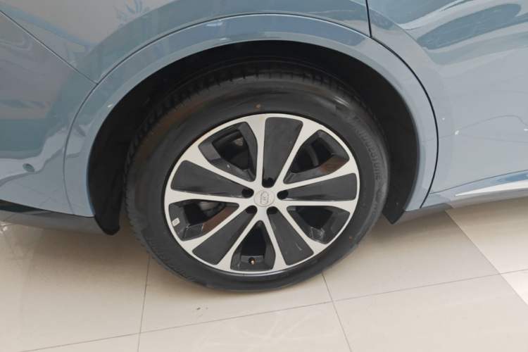 Used Hima Luxeed R7 2026 Model Pure Electric Max+ Right Rear Wheel Hub