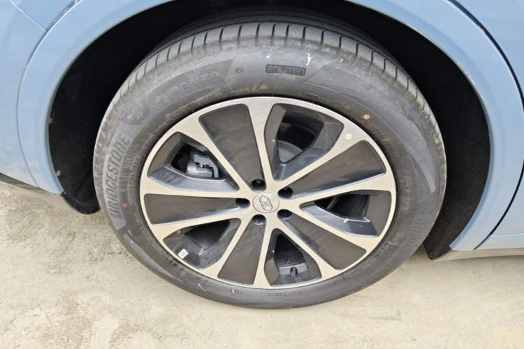Used Hima Luxeed R7 2026 Model Pure Electric Max+ Right Rear Wheel Hub