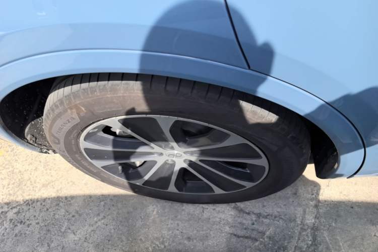 Used Hima Luxeed R7 2026 Model Pure Electric Max+ Right Rear Wheel Hub
