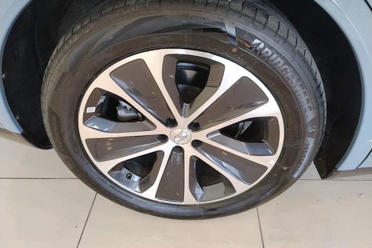 Used Hima Luxeed R7 2026 Model Pure Electric Max+ Right Rear Wheel Hub