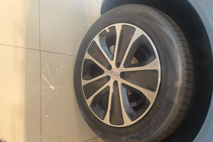 Used Hima Luxeed R7 2026 Model Pure Electric Max+ Right Rear Wheel Hub