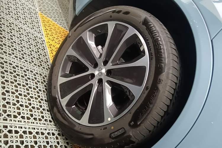 Used Hima Luxeed R7 2026 Model Pure Electric Max+ Right Rear Wheel Hub