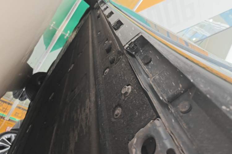 Used Hima Luxeed R7 2026 Model Pure Electric Max+ Right Side Sill