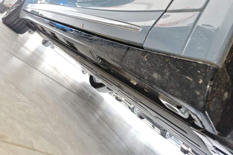 Used Hima Luxeed R7 2026 Model Pure Electric Max+ Right Side Sill