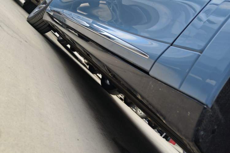 Used Hima Luxeed R7 2026 Model Pure Electric Max+ Right Side Sill