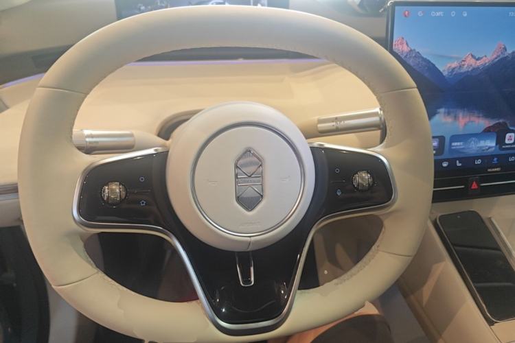 Used Hima Luxeed R7 2026 Model Pure Electric Max+ Steering Wheel