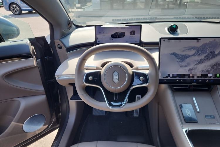 Used Hima Luxeed R7 2026 Model Pure Electric Max Steering Wheel