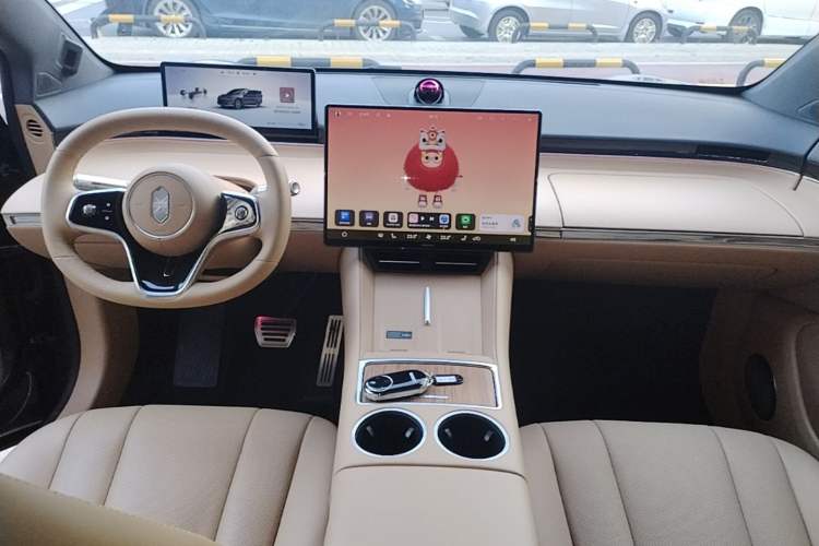 Used Hima Luxeed R7 2026 Model Range-Extending Ultra Center Console