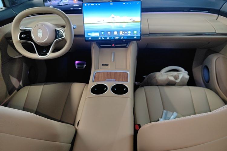 Used Hima Luxeed R7 2026 Model Range-Extending Ultra Center Console