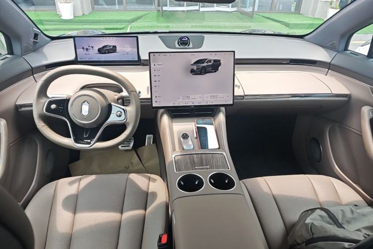 Used Hima Luxeed R7 2026 Model Range-Extending Max Center Console