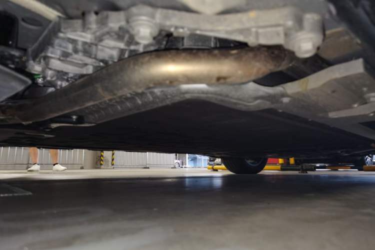 Used Hima Luxeed R7 2026 Model Range-Extending Max Chassis Front Left